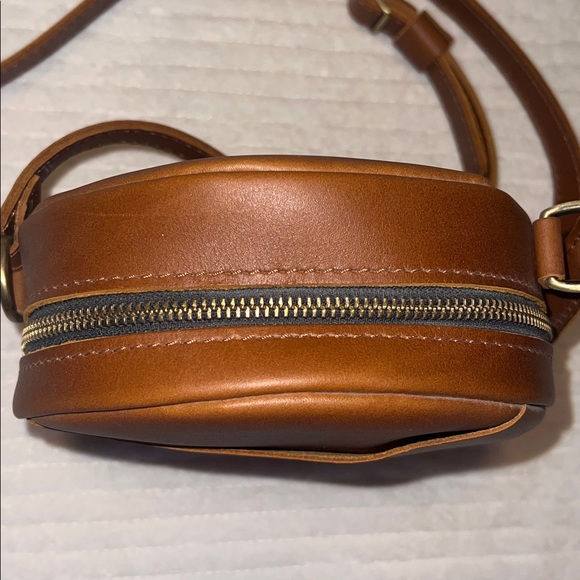 Portland Leather Circle Bag Leather - Picture 3 of 7